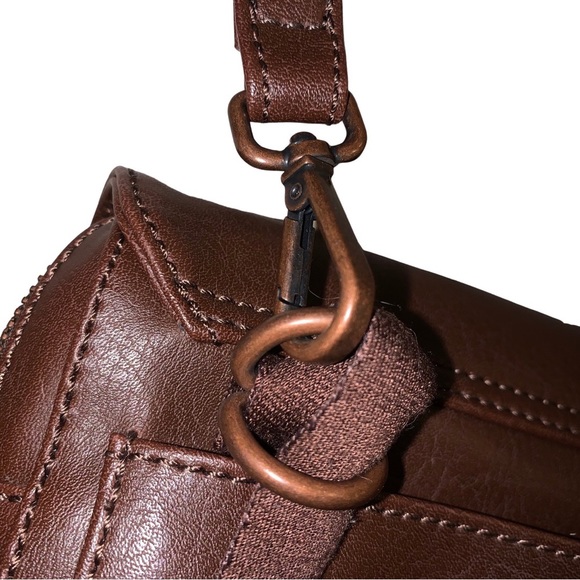 Matt & Nat Phi Crossbody w/ Adjustable Strap, Magnetic Flap, & Zipper - Picture 6 of 9